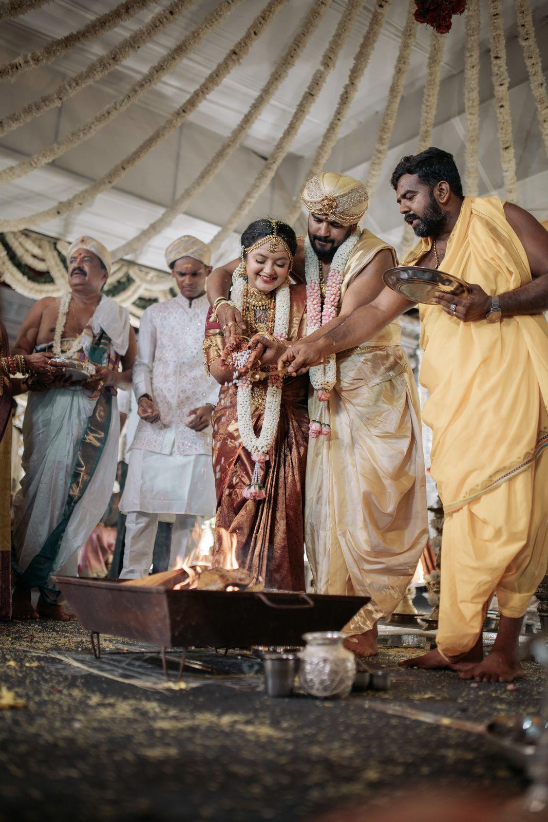 The rites around the sacred fire